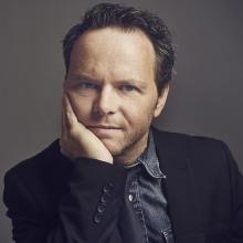 Noah Hawley Headshot.jpg