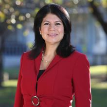 carol alvarado headshot 